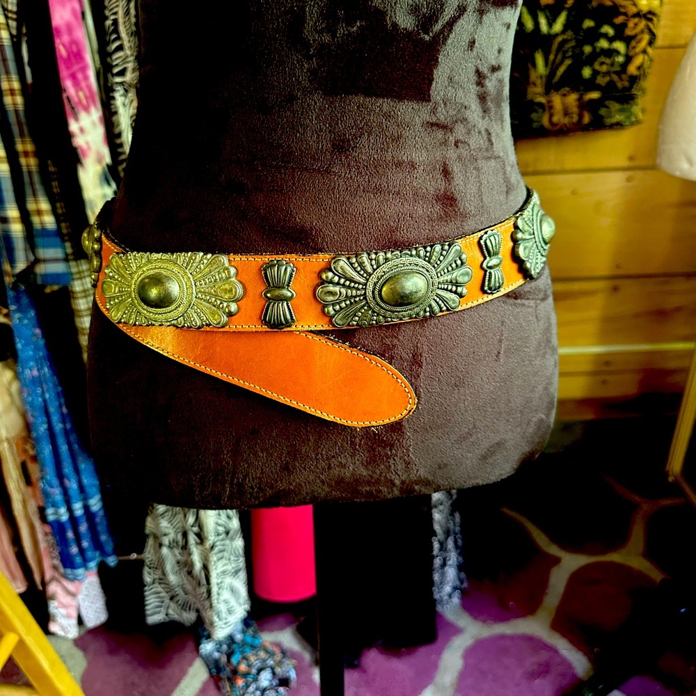 Vintage Avignon leather and silver belt 32-34